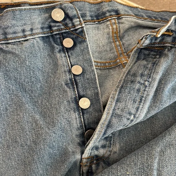 Levis 501 Jeans Mens 36x32 Blue Denim 100% Cotton Button Fly Straight - Picture 10 of 13